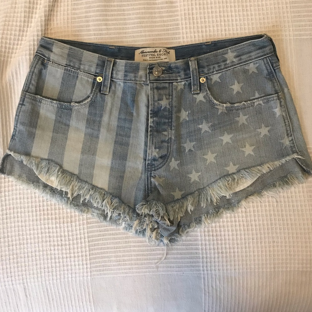 Abercrombie festival short